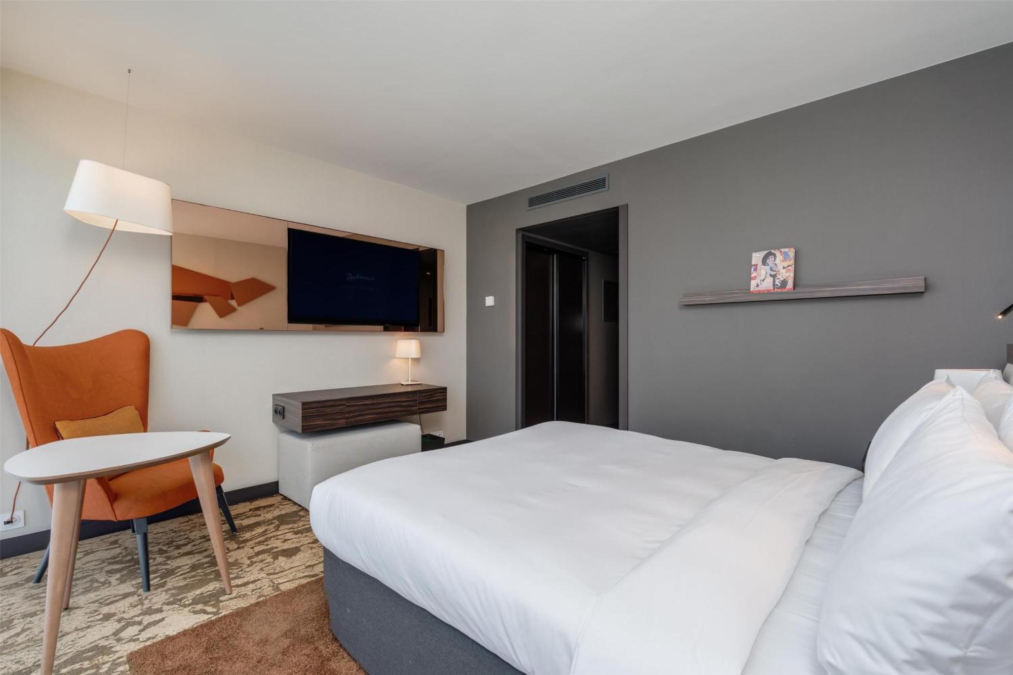 Radisson Blu Hotel, Paris Boulogne Екстер'єр фото