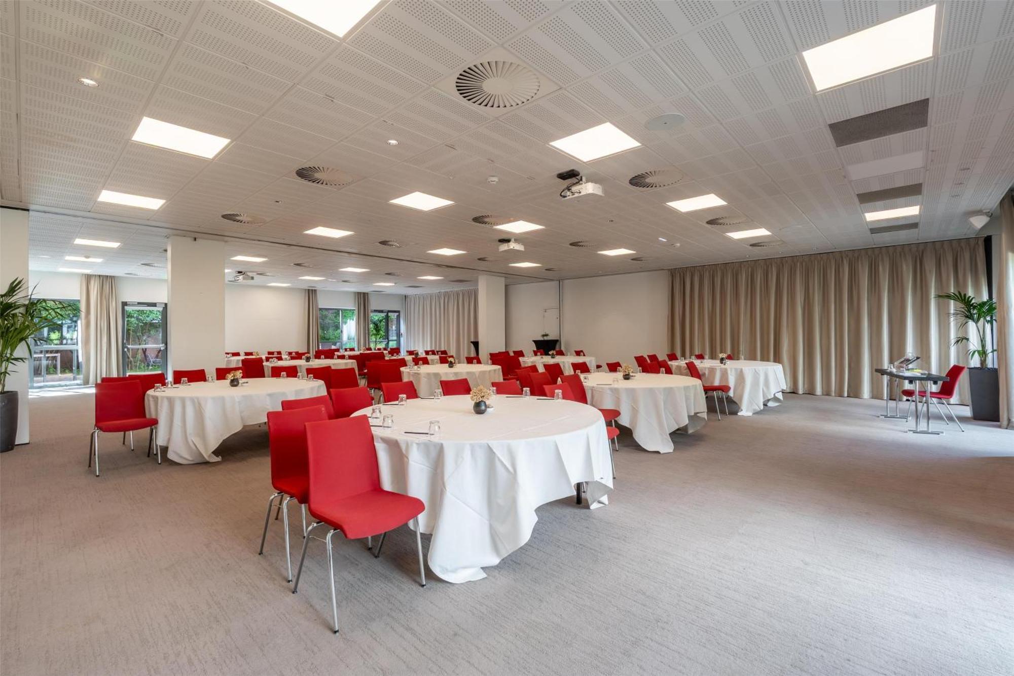 Radisson Blu Hotel, Paris Boulogne Екстер'єр фото